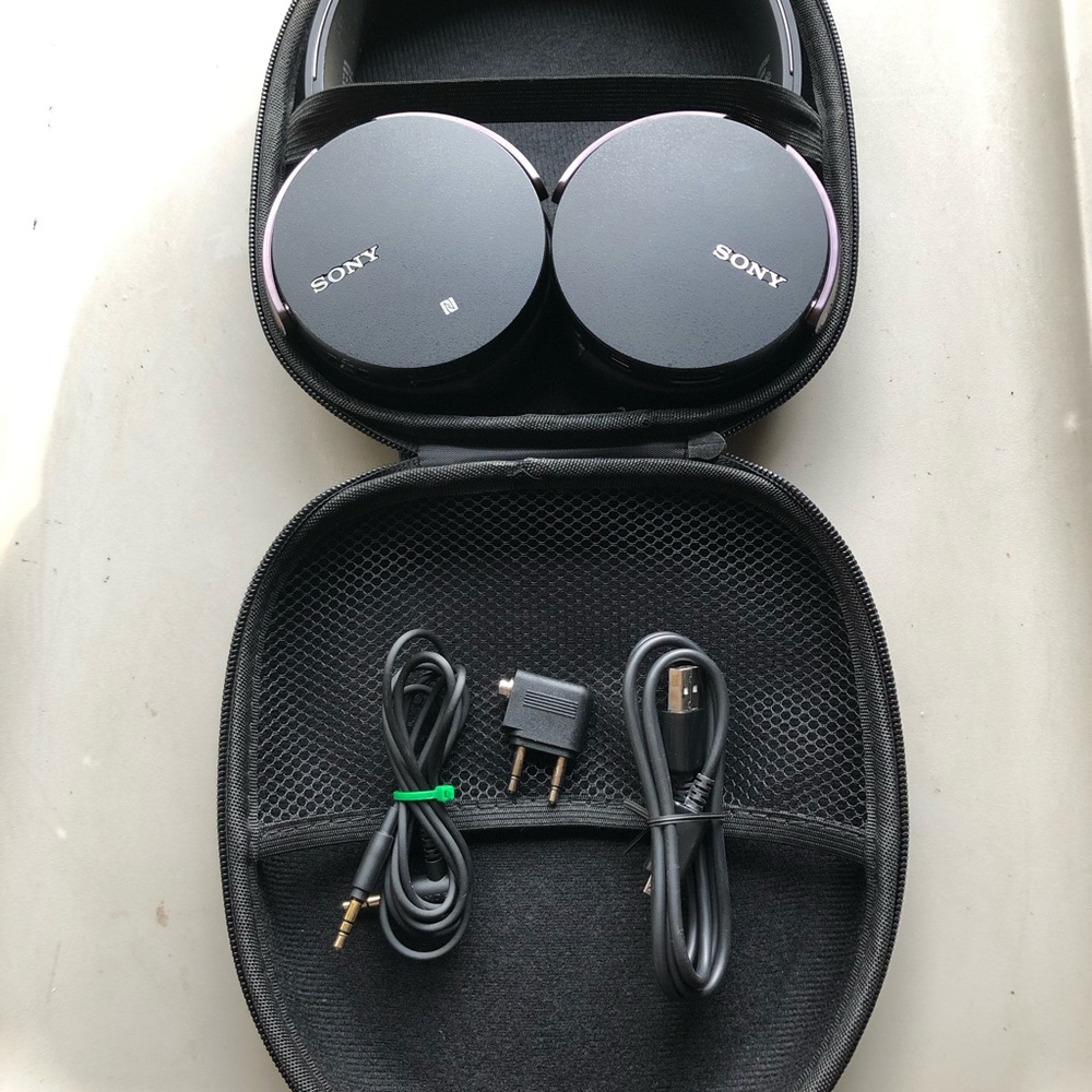 Sony MDR-XB950BT Extra Bass Bluetooth Headphones